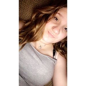 Meet your Posher, Hannah